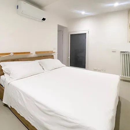 Casa Mondrian - Ambrogio Host