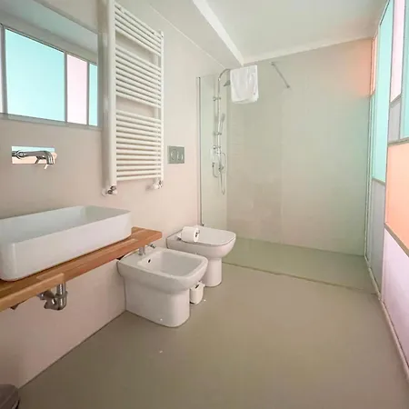 Casa Mondrian - Ambrogio Host